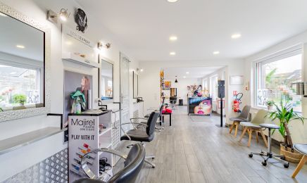 1000 Éclats  : Coiffeur à Leers