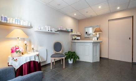 L’Essentiel Beauté  : Manucure à Sète