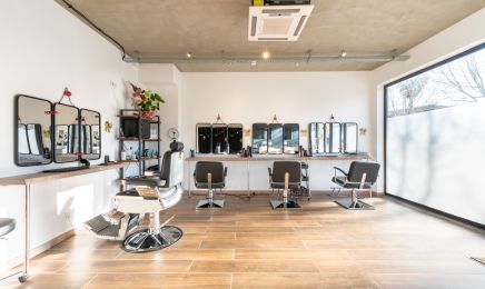Le Salon Frida Coiffeur & Barbier  : Coiffeur à Cogolin