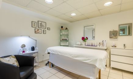 Institut Ephelide : Manucure à Bonne