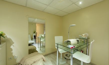 Madame se fait belle et monsieur aussi  : Manucure à Aix-les-Bains