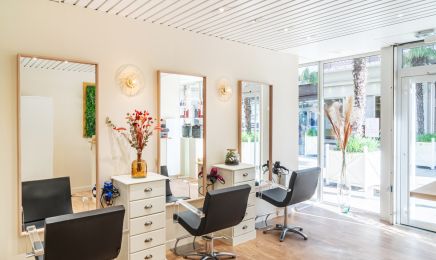 John THOMAS  : Coiffeur à Vichy
