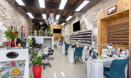 Bang Nails - République : Coiffeur à Nîmes