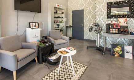 AGC Coiffure & Esthétique  : Coiffeur à Donzère