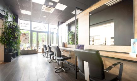 L'Instant Coiffure : Manucure à Colomiers