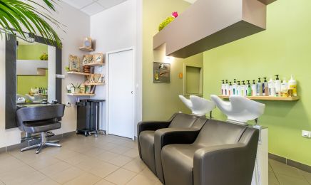 MT Coiffure  : Coiffeur à Vairé