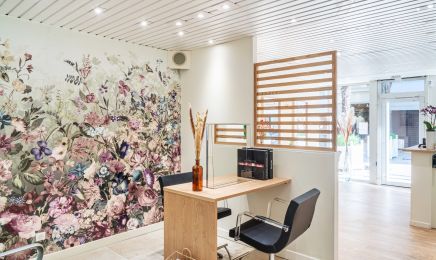 John THOMAS  : Coiffeur à Vichy