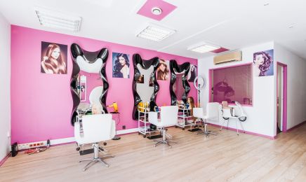 First Class Beauty Institute  : Manucure à Bon-Encontre