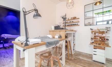 Emilie Esthetique  : Manucure à Cessenon-sur-Orb