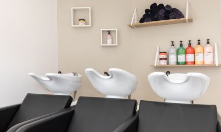 M Beauty : Coiffeur à Bû