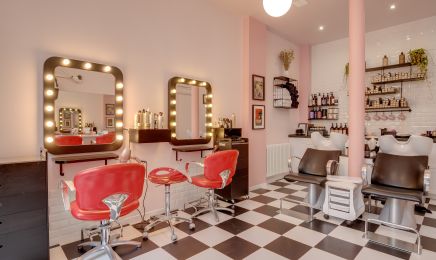 Un air de famille : Coiffeur à Paris