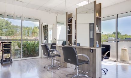 Au salon de Lucie : Coiffeur à Chauvé