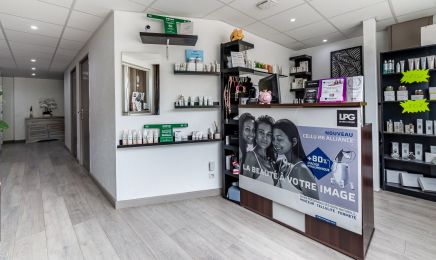 Laurina Institut  : Manucure à Hyères