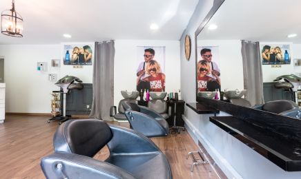 Les ciseaux de Laura  : Coiffeur à Mirabeau