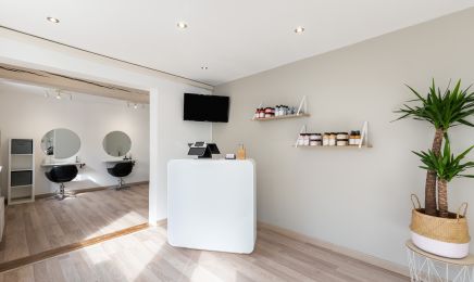 M Beauty : Coiffeur à Bû