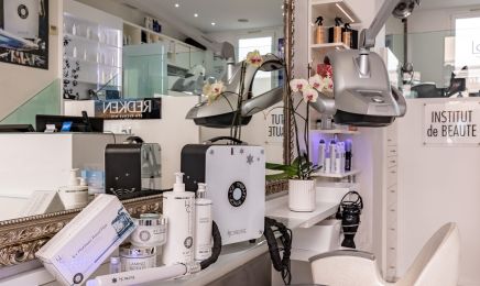 LE SALON  : Manucure à Beaulieu-sur-Mer
