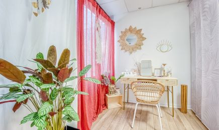 Celine Masullo - Spécialiste coloration végétale & minérale : Coiffeur à Caveirac