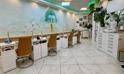 Mom‘s Nails: Nagelstudio in Hamburg