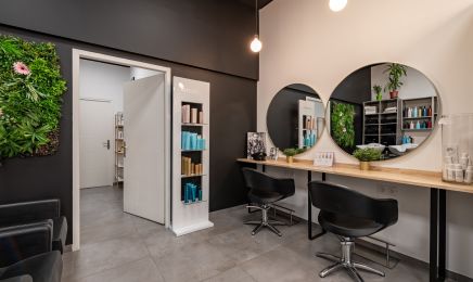 KM coiffure - L'instant bien être  : Manucure à Montpellier