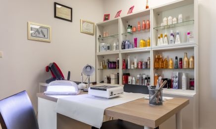 GLAM'COIF Head spa/ Lifting coréen/ Hydra face/ Blanchiment dentaire : Manucure à Vias