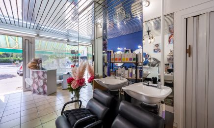 Avant’Age Coiffure - Prothésiste Capillaire Agrée par la Sécurité Sociale : Coiffeur à Roussillon