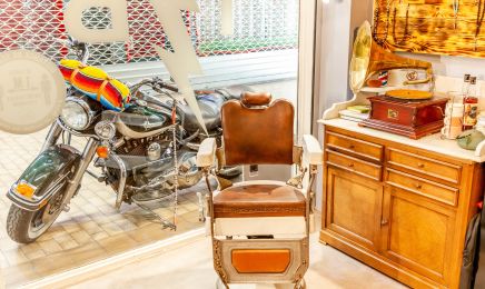 TCB - Tatoueur Coiffeuse Barbier : Coiffeur à Vichy
