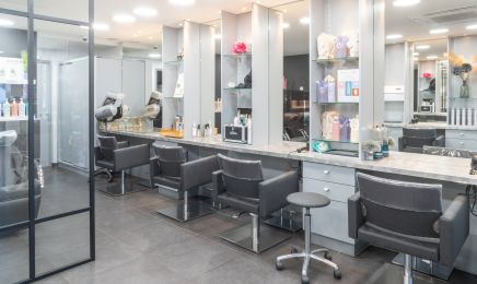 Angele Coiffure : Manucure à Thiers