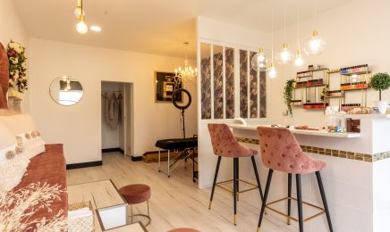 Barbara Beauty  : Manucure à Mérignac