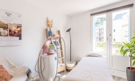 L’Etoile - SALON ESTHÉTIQUE  : Manucure à La Baule