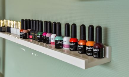 Ongles Pailletés : Manucure à Agneaux