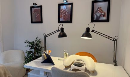 Glow N Glam Beauty : Manucure à Roanne