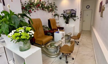 Mom‘s Nails: Nagelstudio in Hamburg
