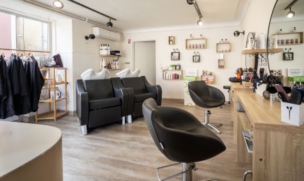 L’instant… : Coiffeur à Saint-Germain-du-Bel-Air