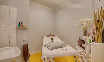 Parfumerie Maud Centre de Beauté  : Coiffeur à Miribel