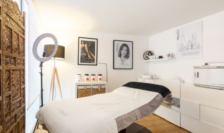 Pause Beauté : Manucure à Fréjus