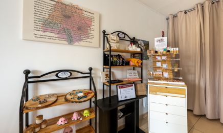 Hibiscus Soins et Beauté : Manucure à Alès