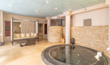 Spa Brest Roselyne Foll : Manucure à Brest