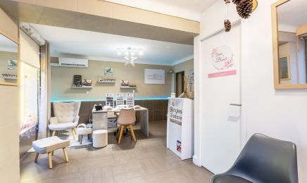 Ongles J’adore & Grain de Beauté  : Manucure à Fréjus