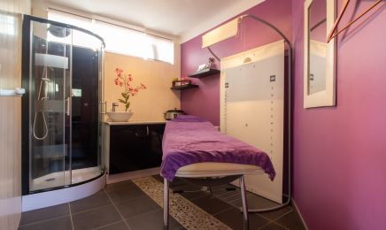 Centre De Soins Esthétiques Lucie  : Manucure à Gan