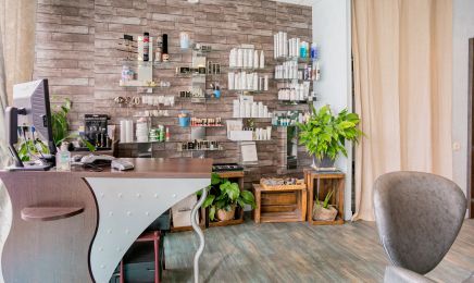 Karma Coiffure : Manucure à Caen