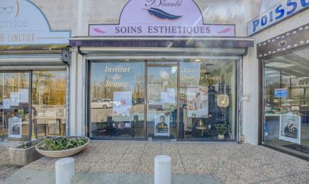 Brin de beauté : Manucure à Montrabé