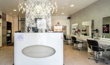 Le Petit Paris : Institut de beauté à Mirecourt