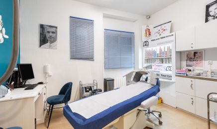 MAISON HIRSULASER PARIS  CEO MESSAOUDI LAREM : Coiffeur à Paris