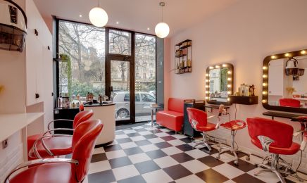 Un air de famille : Coiffeur à Paris