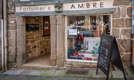 Parfumerie Ambre : Institut de beauté à Moncontour