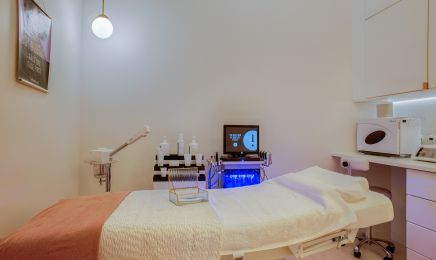 Nyude : Manucure à Paris
