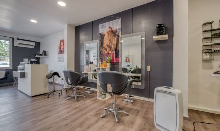 Un Hair de Plume : Coiffeur à Pont-Saint-Esprit