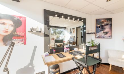 Lilou and make up : Coiffeur à Lagnieu