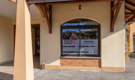 Isatifs  : Coiffeur à Amancy