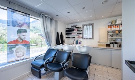 Centre de beauté Coiffure et Esthétique : Coiffeur à La Bâthie